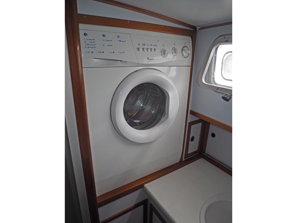 Aft cabin, Accommodation